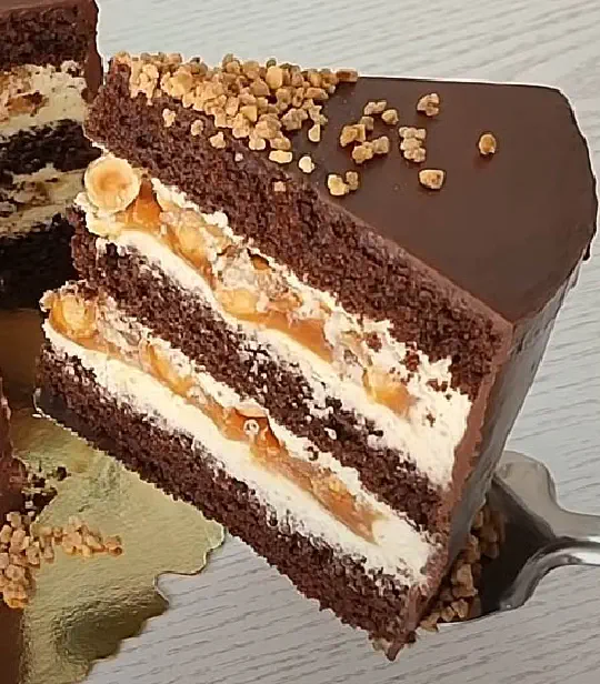 Шоколадный с хрустящим кранчем и карамелью