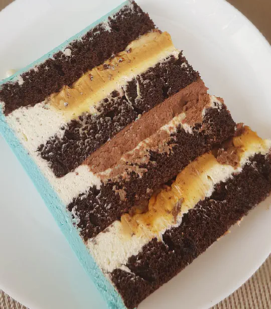 Шоколадный с бананом и карамелью